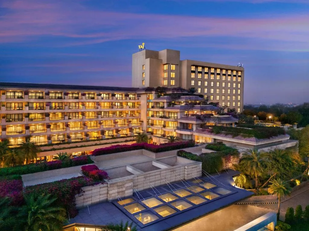 Luxury Hotel